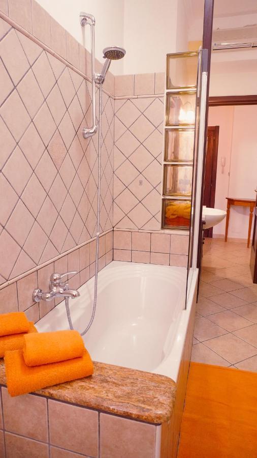 Pm 12 Via Achille Grandi Guest House Alghero Exterior foto